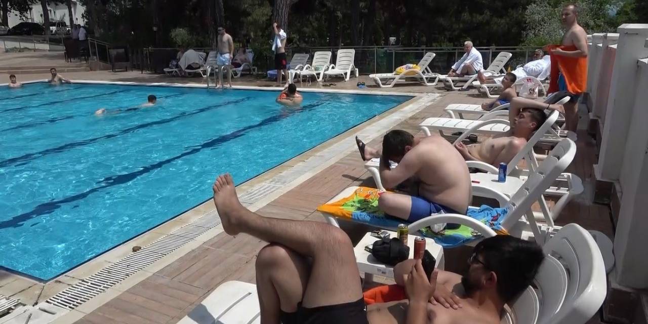 Yaz Geldi, Havuz Sezonu Açıldı