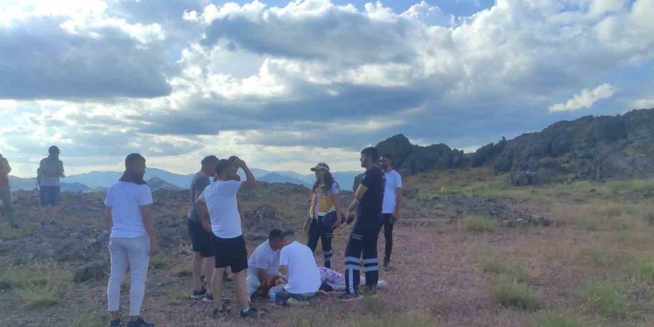 Tunceli’de Yüksekten Düşen Genç Kız, Askeri Helikopterle Hastaneye Kaldırıldı