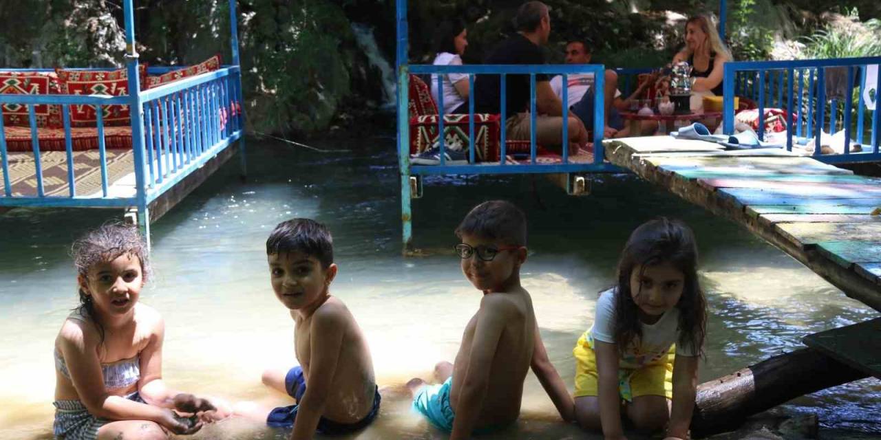 Diyarbakır’da Bayramda Kavurucu Sıcaktan Bunalanlar Sinek Çayı Ve Kanyonu’nda Serinliyor