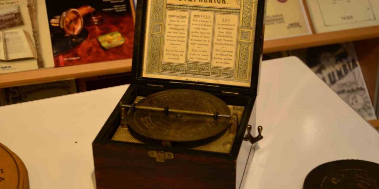 Koleksiyoner Raif Kara, Geçmişin Seslerini Geleceği Taşıyor