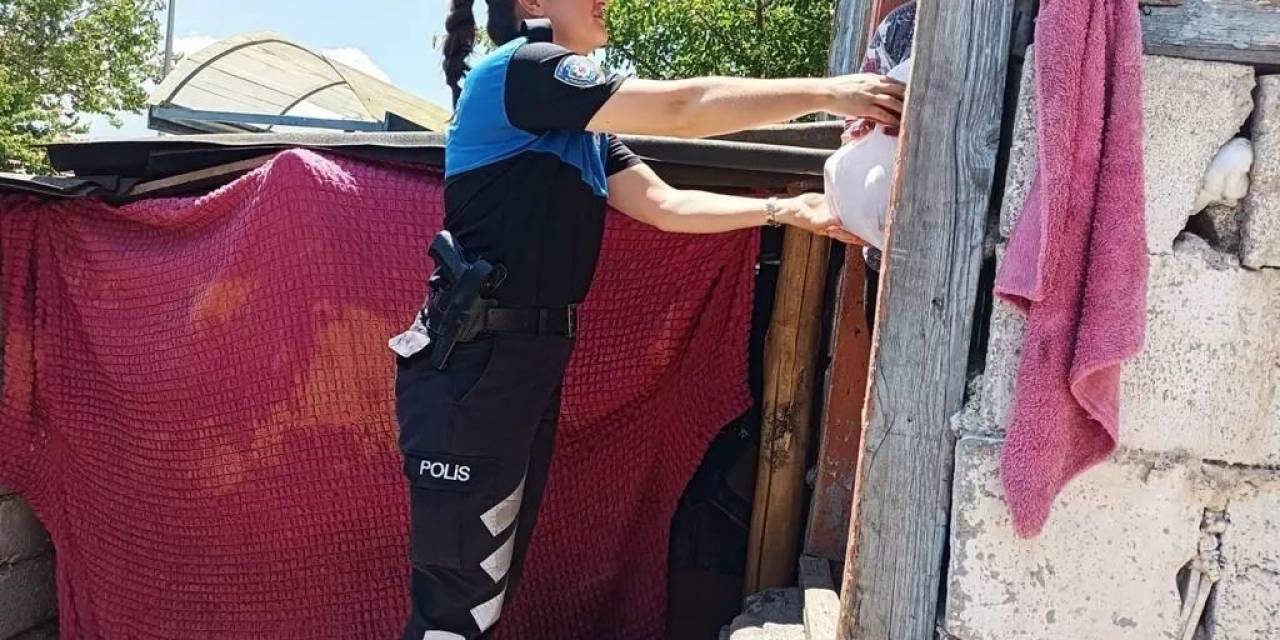 Erzincan Polisi İhtiyaç Sahibi Ailelere Kurban Eti Dağıttı