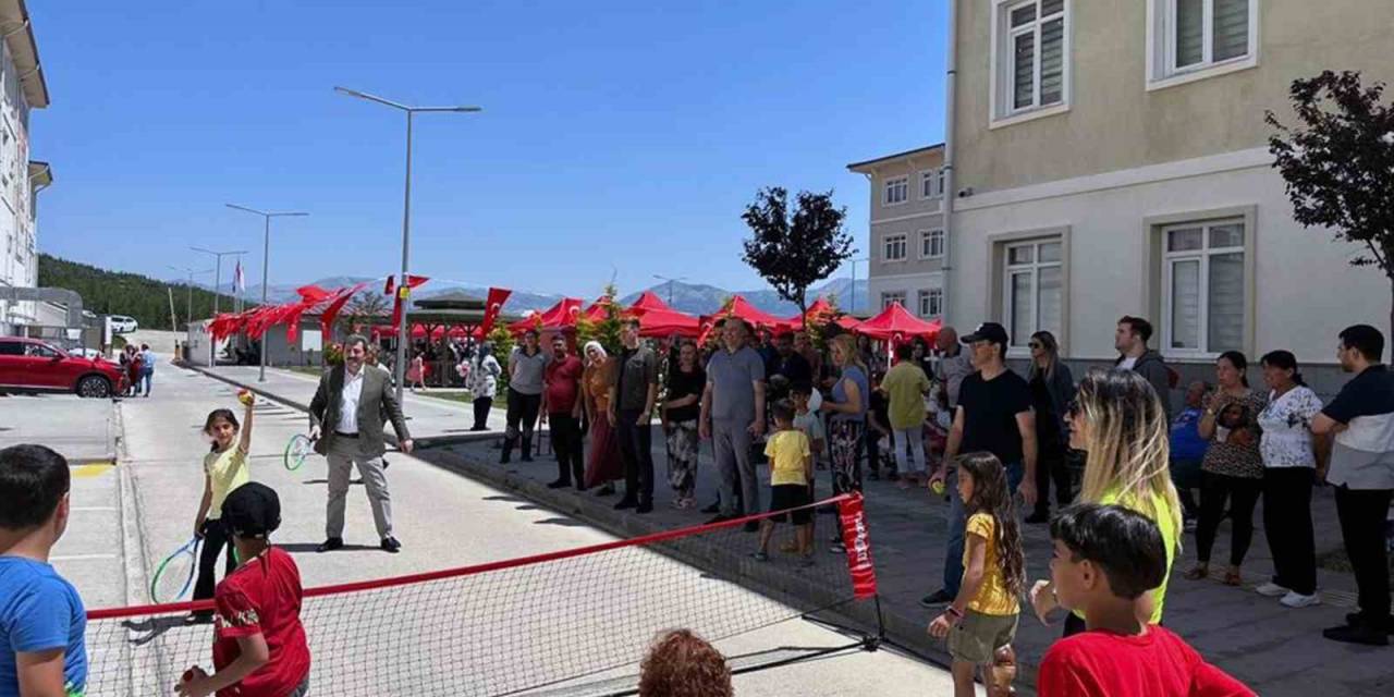 Vali Tavlı Depremzede Aileler İle Bayram Şenliğinde Bir Araya Geldi