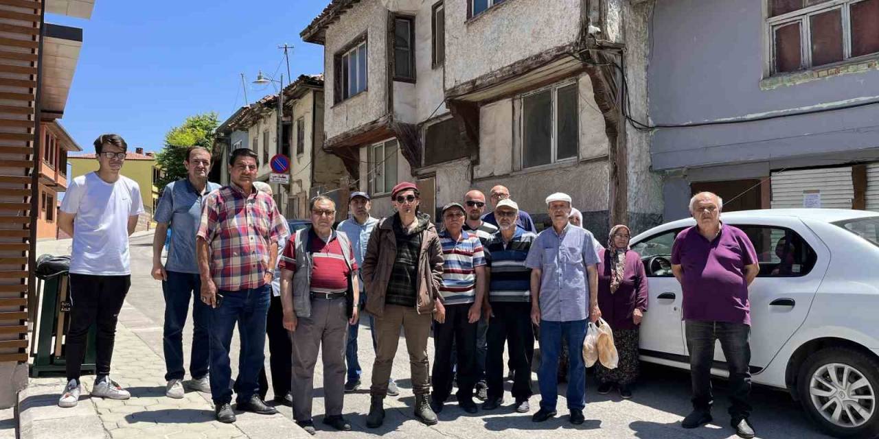 Eskişehir Büyükşehir Belediyesi’nin Yıkmak İstediği Tarihi Evler İçin Mahalleli İsyan Etti