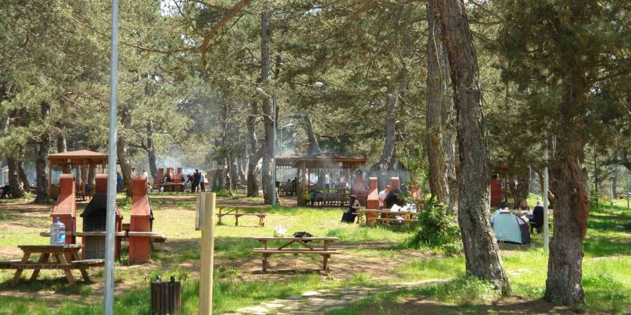 Küçükelmalı Tabaiat Parkı’na Bayramda Akın Ettiler