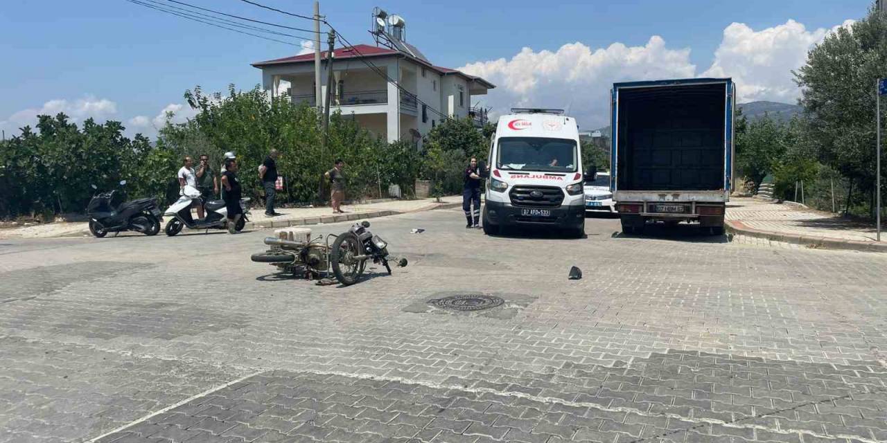 Otomobil İle Motosiklet Çarpıştı: 1 Yaralı
