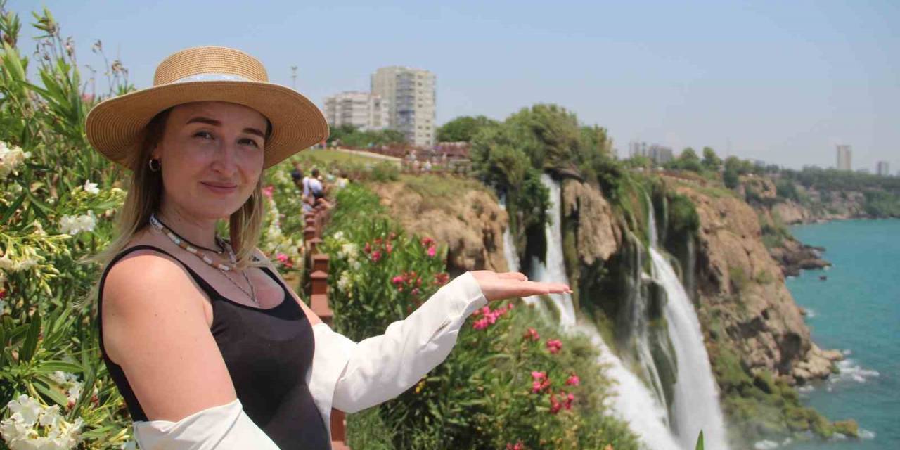 Antalya’nın Dünyaca Ünlü Şelalesine Ziyaretçi Akını