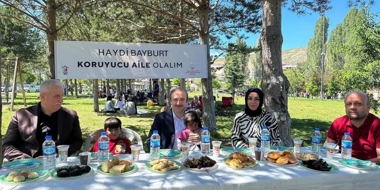 Vali Epcim Koruyucu Ailelerle Bir Araya Geldi