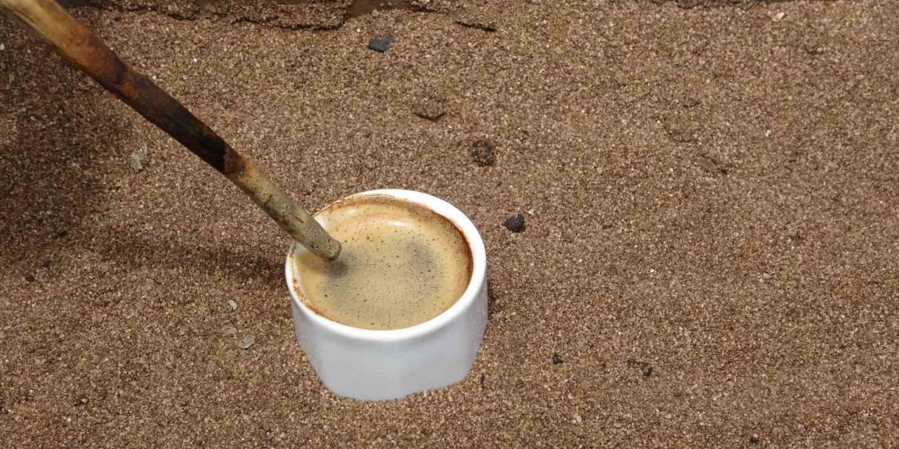 Assos’ta Kumda Kahve Keyfi