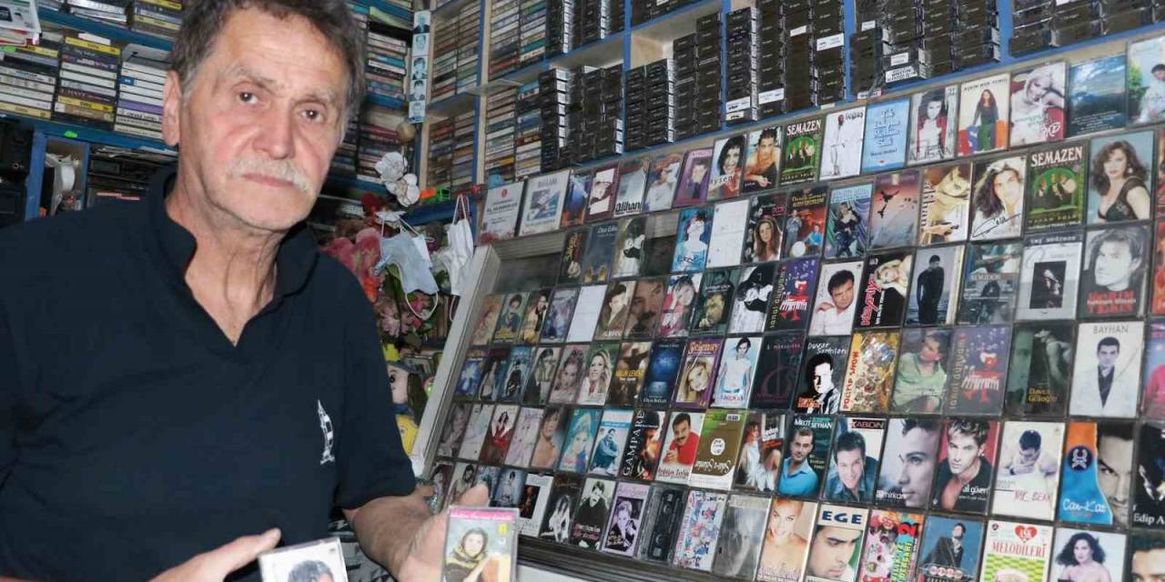 Yılların Eskitemediği Kasetçi