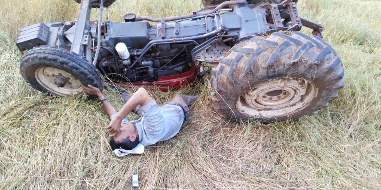 Traktörün Altında Kalan Çiftçi Hayatını Kaybetti