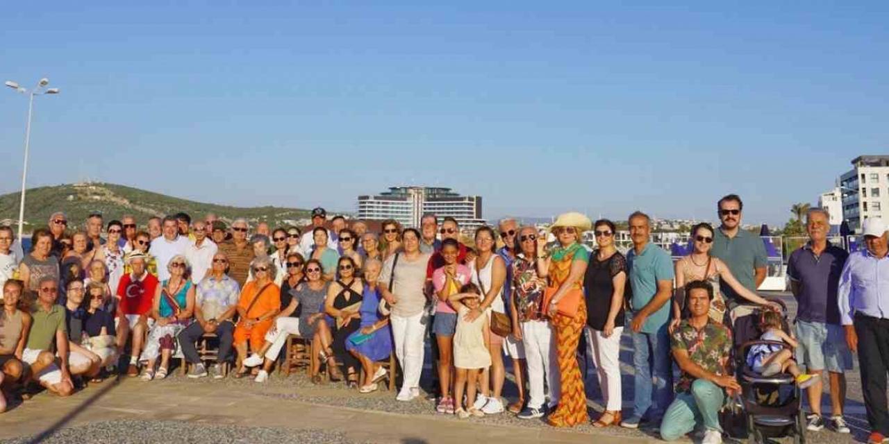 Çeşme’de 74 Yıllık Geleneksel Bayramlaşma