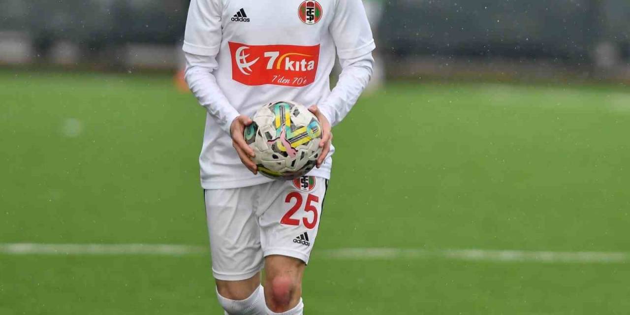 Turgutluspor 3 Futbolcusu İle Sözleşme Uzattı