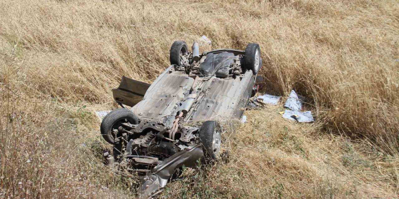 Elazığ’da Otomobil Şarampole Uçup Ters Döndü: 6 Yaralı