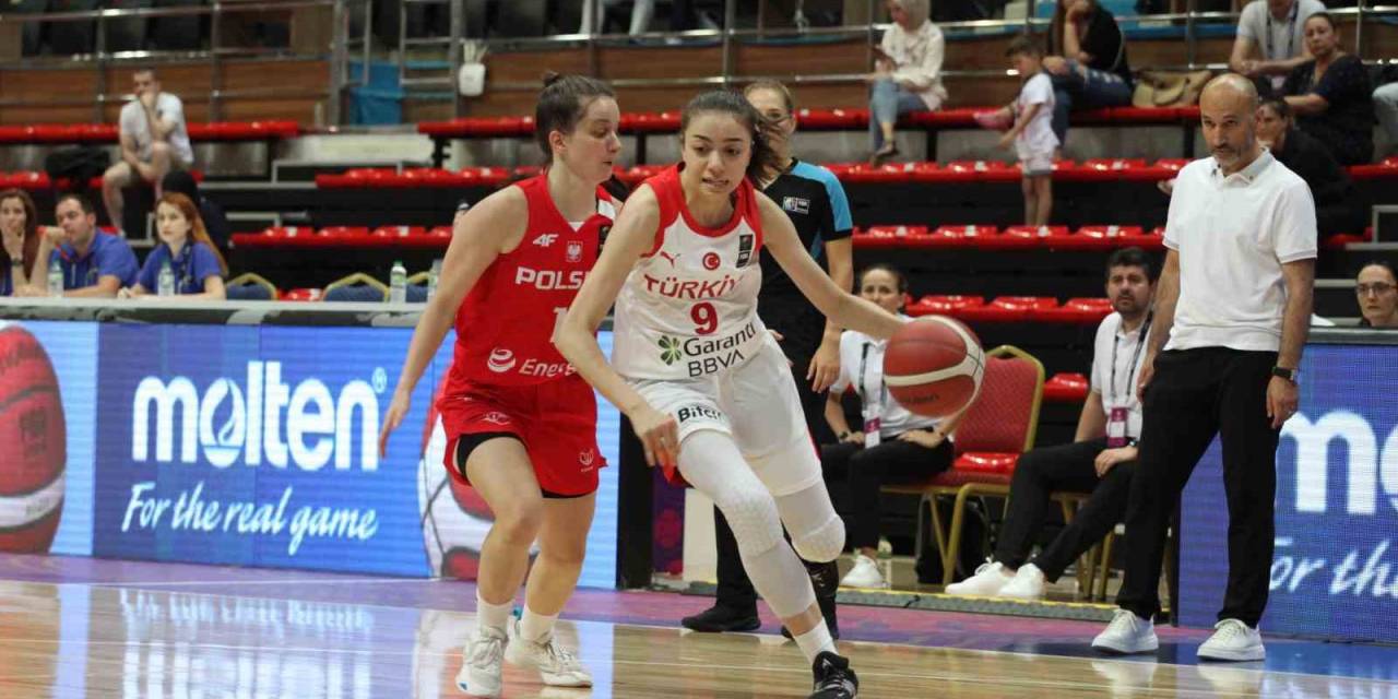 18 Yaş Altı Kız Basketbol Milli Takımı, Avrupa Şampiyonası’na Galibiyetle Başladı