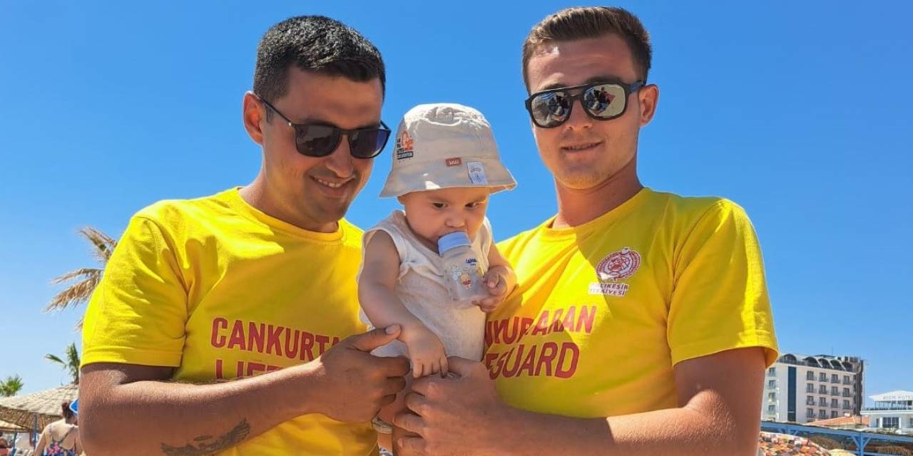 Nefes Borusuna Yemek Kaçan Bebeği Cankurtaranlar Kurtardı