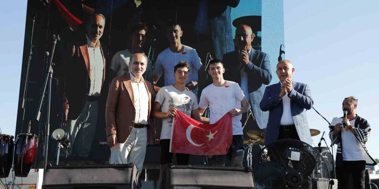 Arnavutköy’de Kabotaj Bayramı Kutlamaları Renkli Görüntülere Sahne Oldu