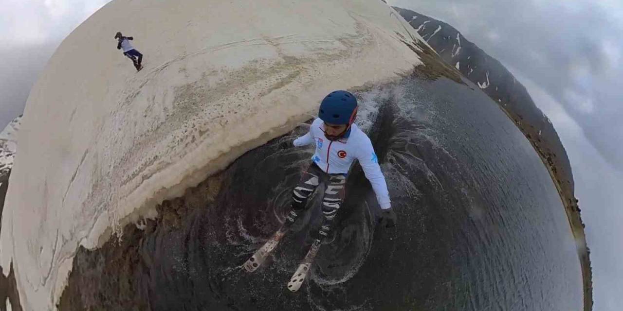 Temmuz Ayında Kayak Yaparak Gölün Üzerinden Geçti