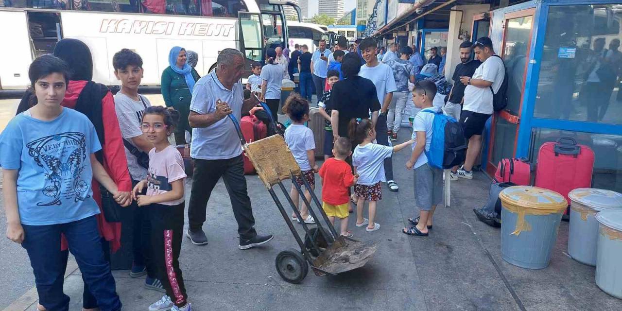 15 Temmuz Demokrasi Otogarı’nda Bayram Dönüşü Hareketliliği Devam Ediyor