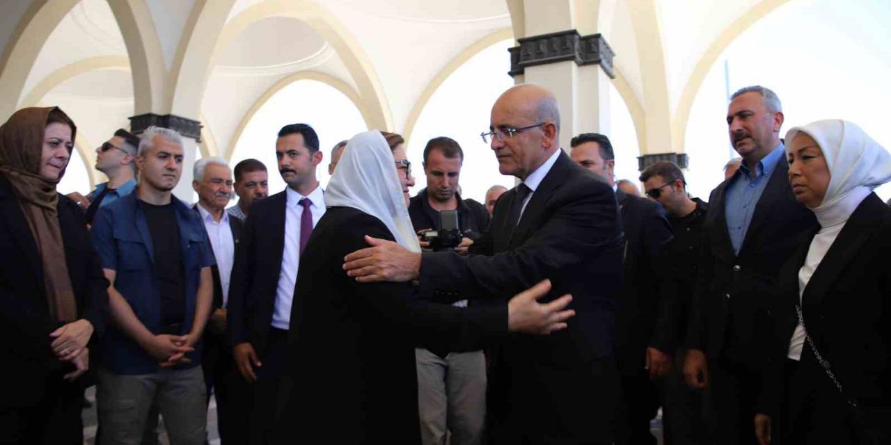 Fatma Şahin’in Babası Mustafa Kıymık Son Yolculuğuna Uğurlandı