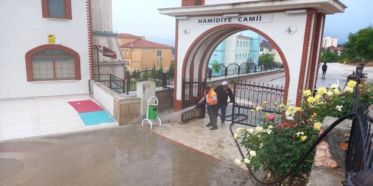 Bilecik’te Cadde Ve Sokaklarda Bayram Sonrası Temizliği Yapıldı