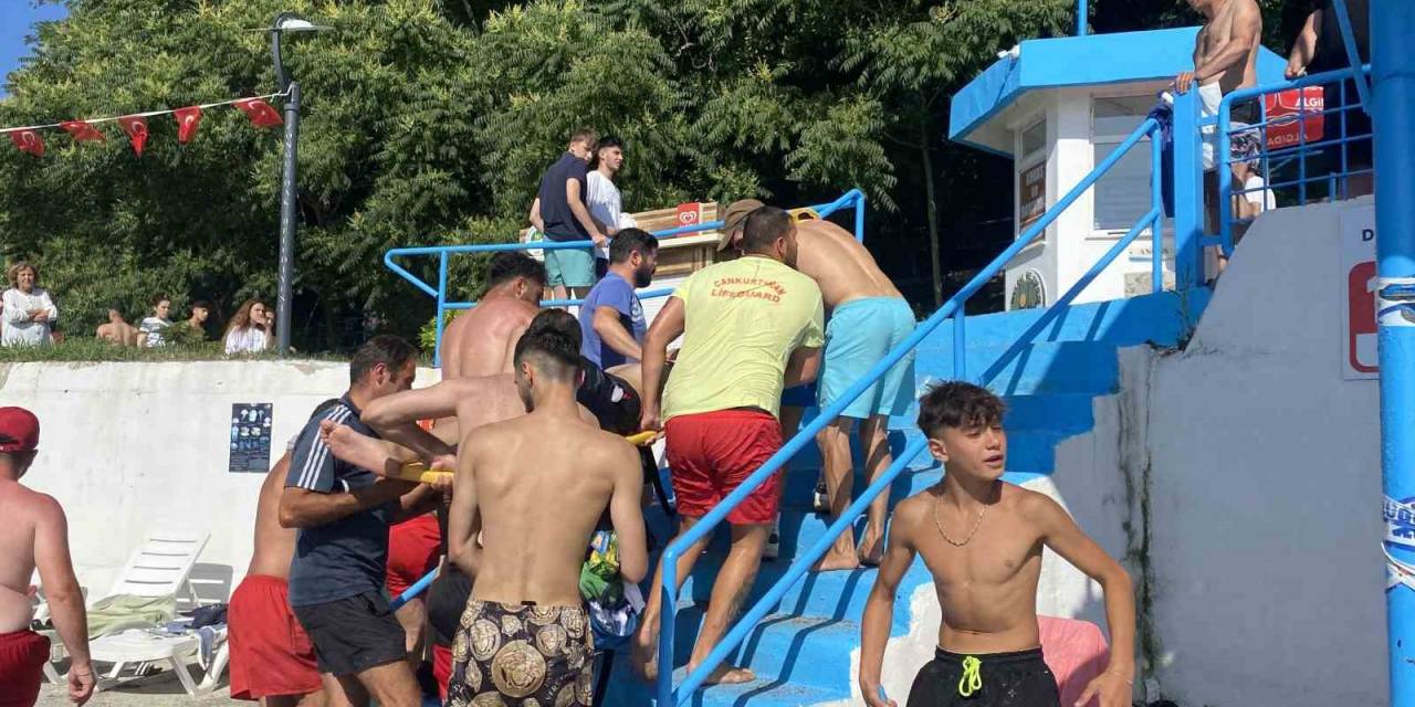 Boğulma Tehlikesi Geçiren Şahsın İmdadına Cankurtaran Ekipleri Yetişti