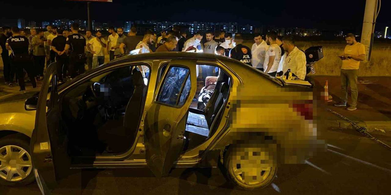 Diyarbakır’da Bıçaklanan Şahıs Kiralık Otomobilde Ölü Bulundu