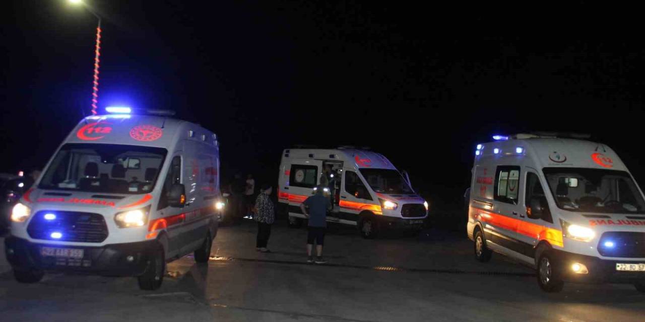 Edirne’de Bulgar Ve Türk Ailenin Olduğu Otomobiller Çarpıştı: 2’si Çocuk 6 Yaralı