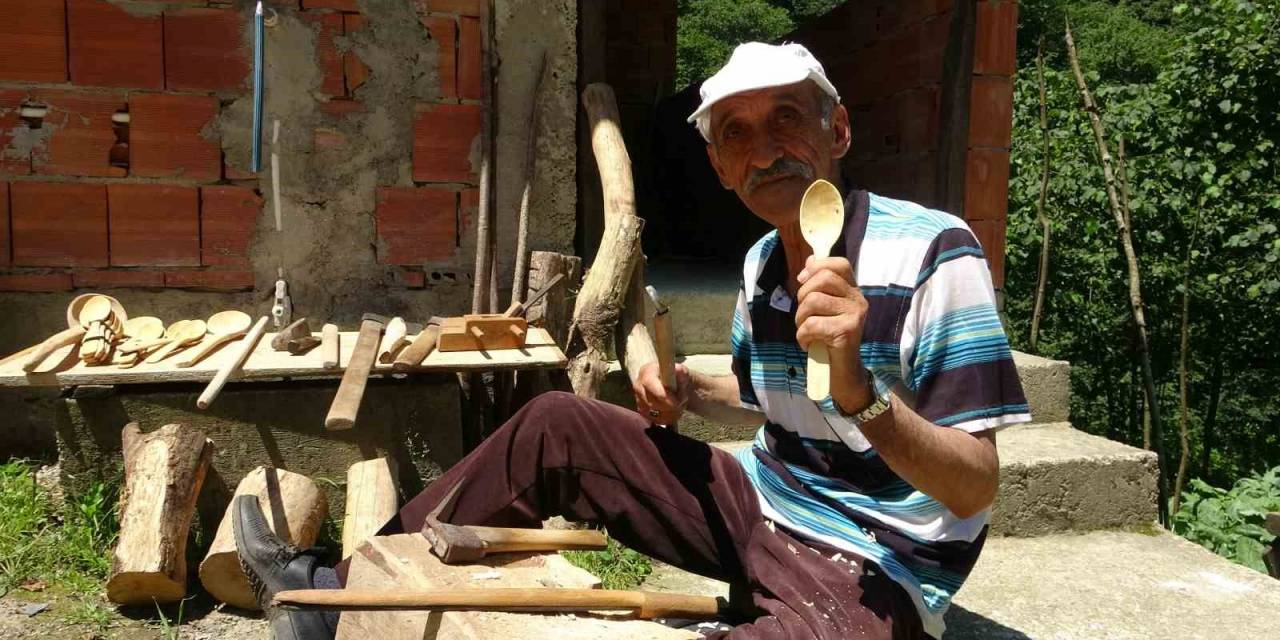 Teknolojiye İnat Ata Mesleği Tahta Kaşıkçılığı Geleneksel Yöntemlerle Sürdürüyor