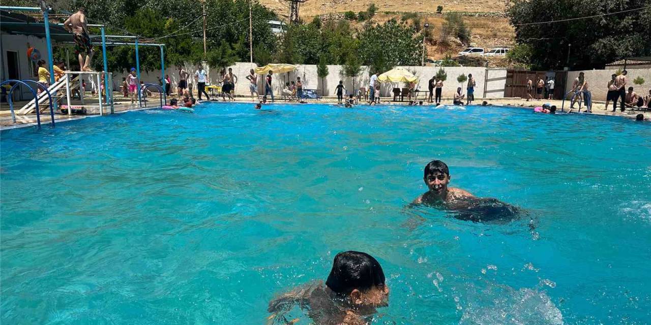 Mardin’de Sıcaktan Bunalan Vatandaşlar Gurs Vaidisi’ne Akın Ediyor