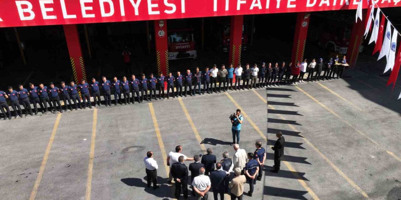 Başkan Büyükkılıç, Belediye Personeliyle Bayramlaştı
