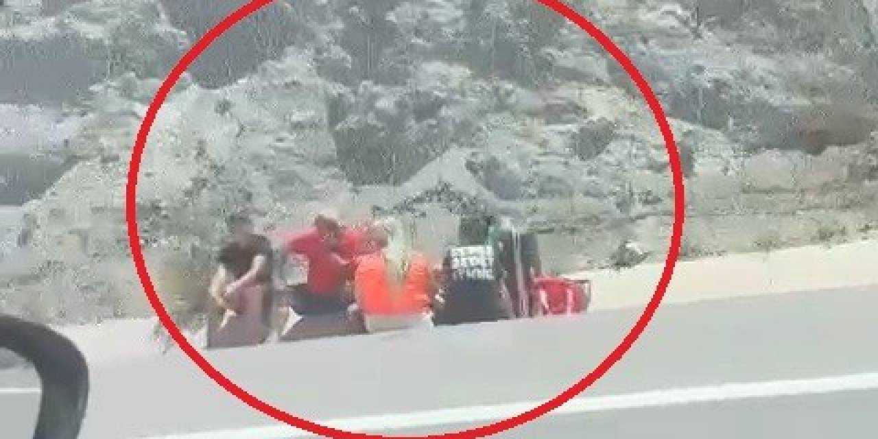 Seyir Halindeki Otomobil Alev Topuna Döndü
