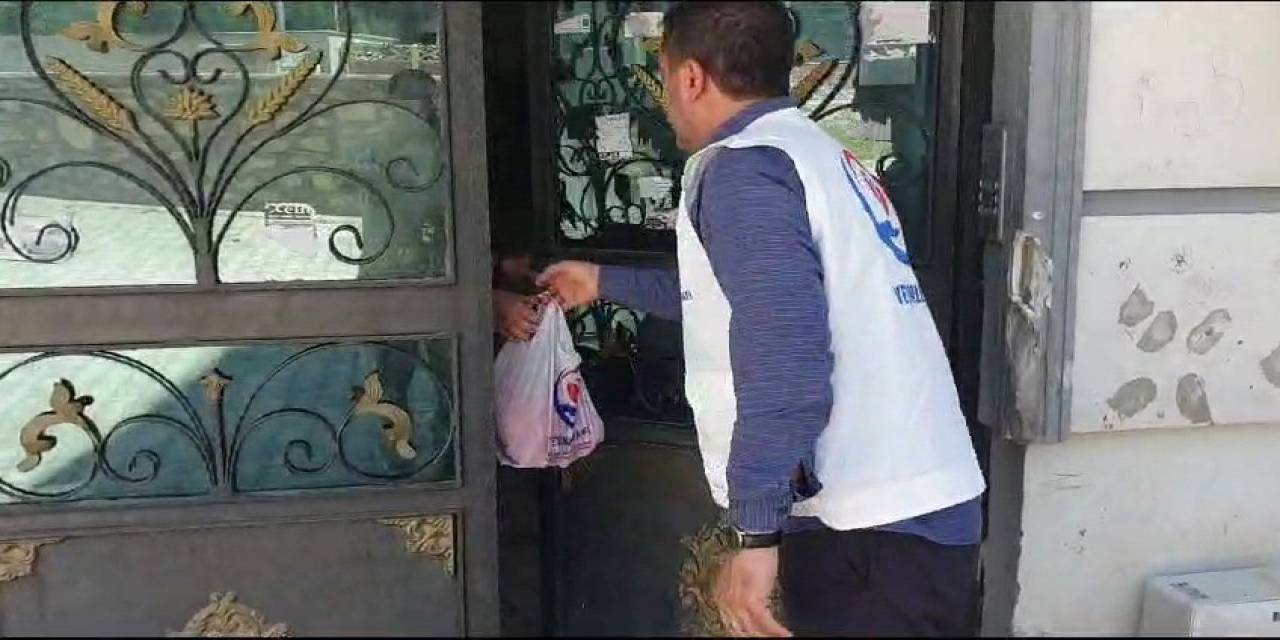 Yetimler Vakfı Elazığ’da Yüzlerce Aileye Kurban Eti Dağıttı