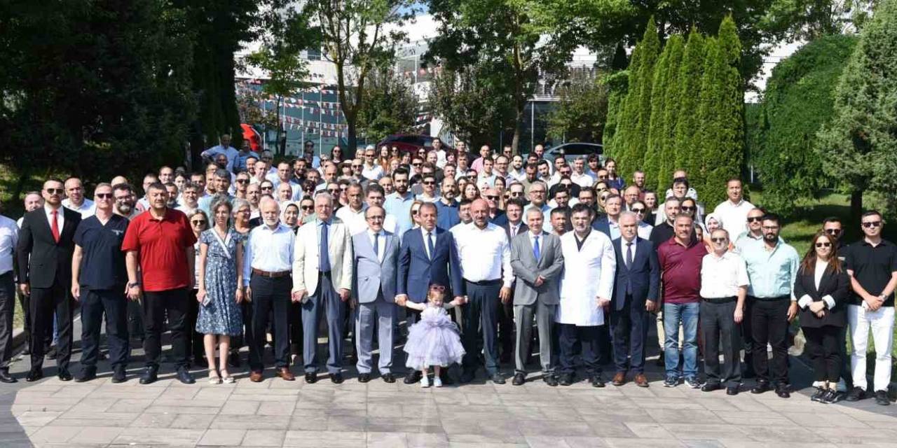 Düzce Üniversitesi Personeli Bayramlaştı