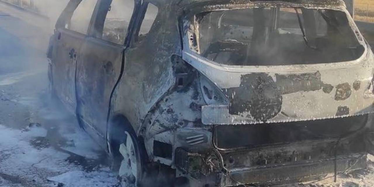 Aksaray’da Yanan Otomobil Küle Döndü
