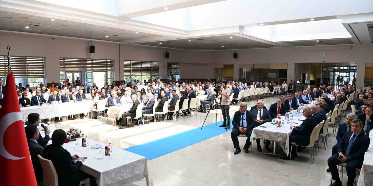 Bakan Yumaklı, Bakanlık Personeliyle Bayramlaştı