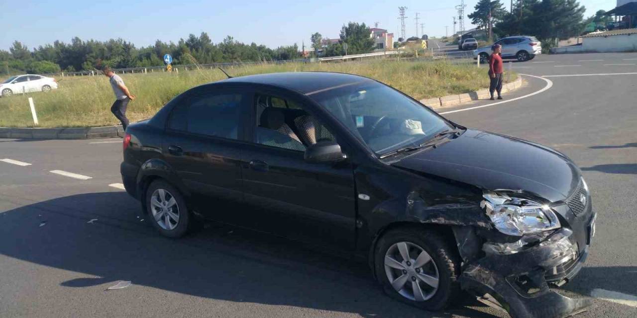 İpsala’da 2 Otomobil Çarpıştı, 1 Kişi Yaralandı