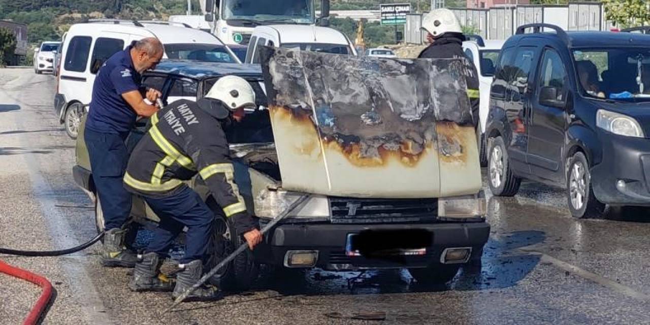 Hatay’da Seyir Halindeki Araç Alev Alev Yandı