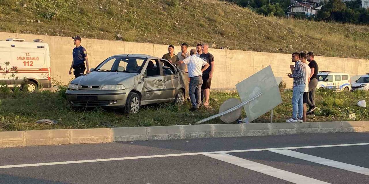 Asker Uğurlama Konvoyunda Kaza: Araç Taklalar Attı, 4 Kişi Yaralandı