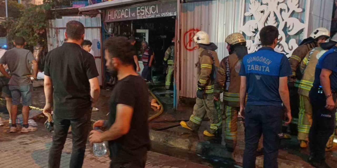 Güngören’de İkinci El Eşya Dükkanı Alev Alev Yandı