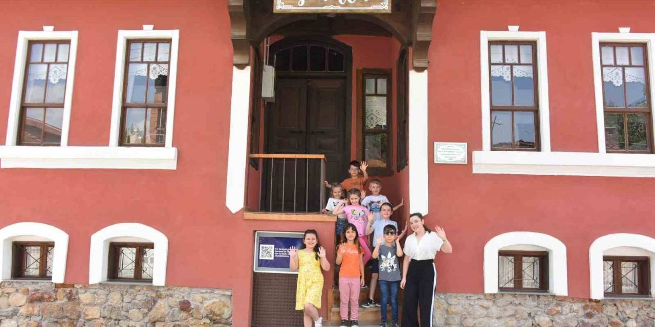 Ücretsiz Sanatevi Yaz Atölyeleri Başladı