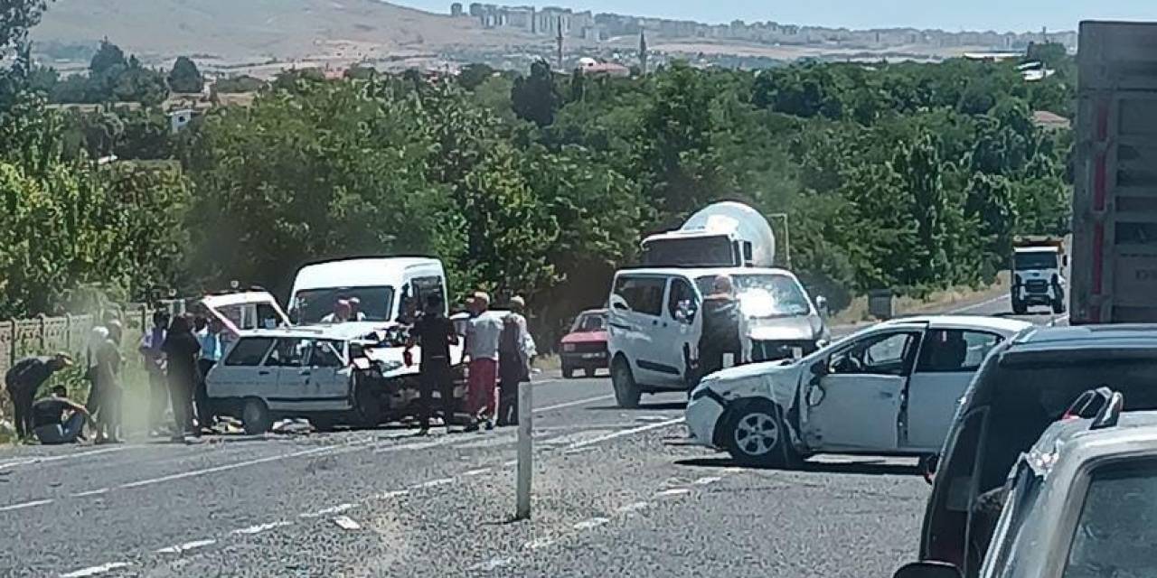 Elazığ’da Trafik Kazası: 6 Yaralı
