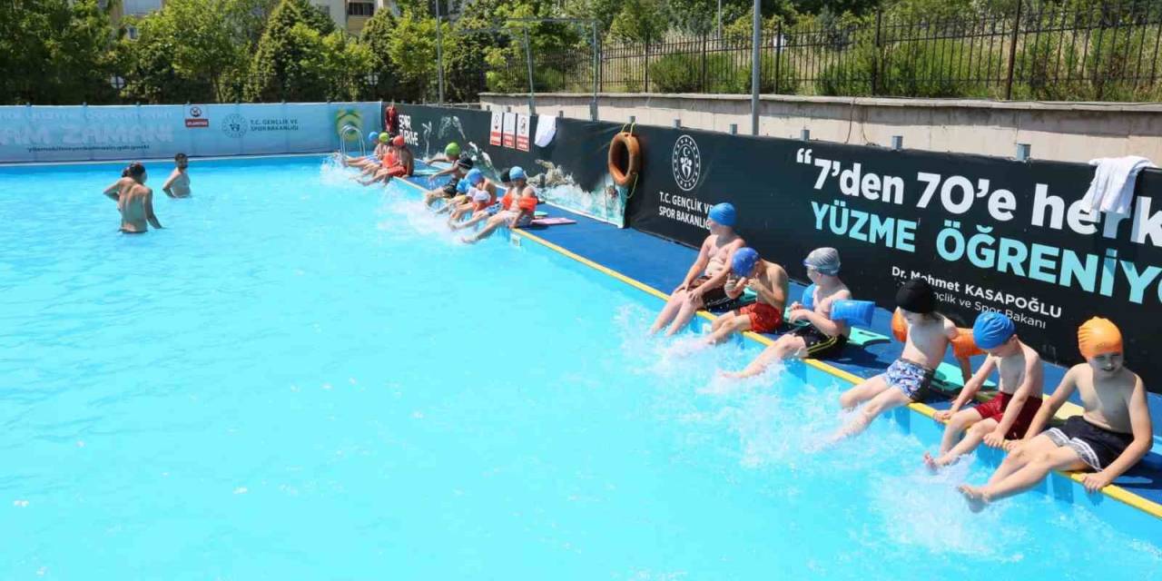 Derince’de Yüzme Bilmeyen Kalmayacak