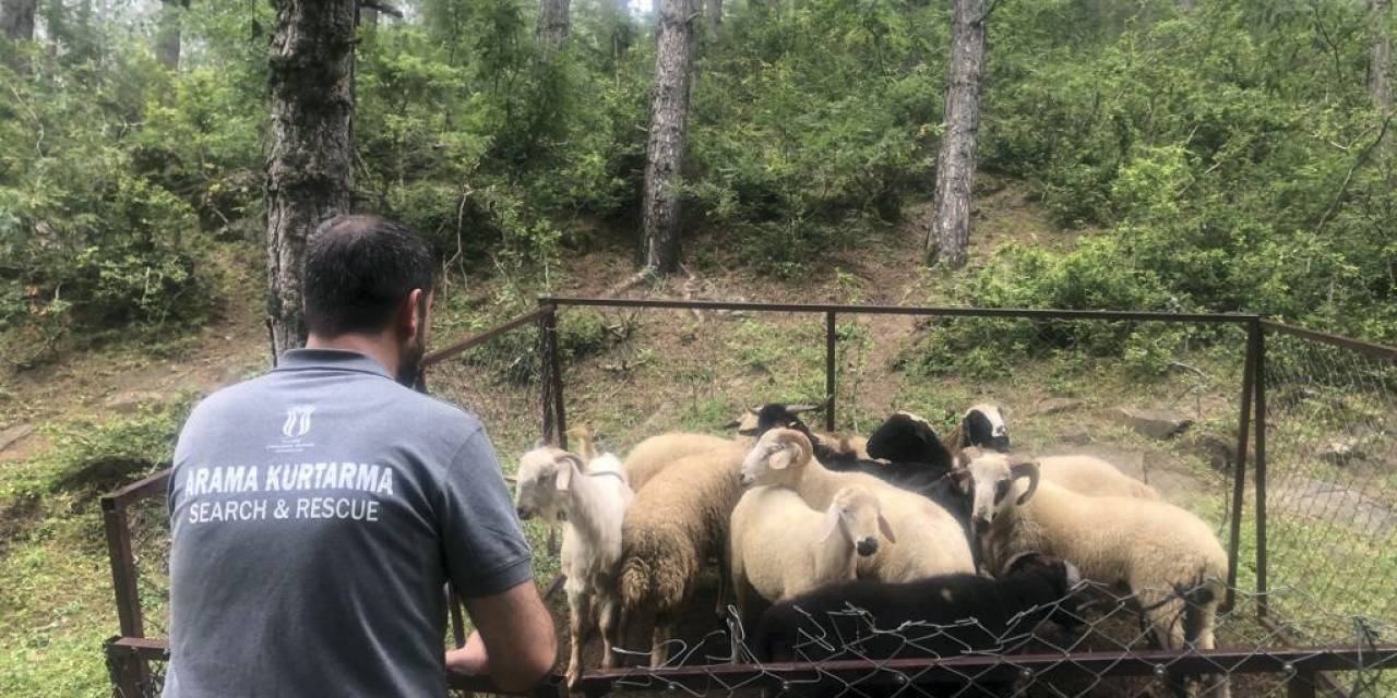 Subü Ekibi Bayramda Depremzedelerin Yanındaydı