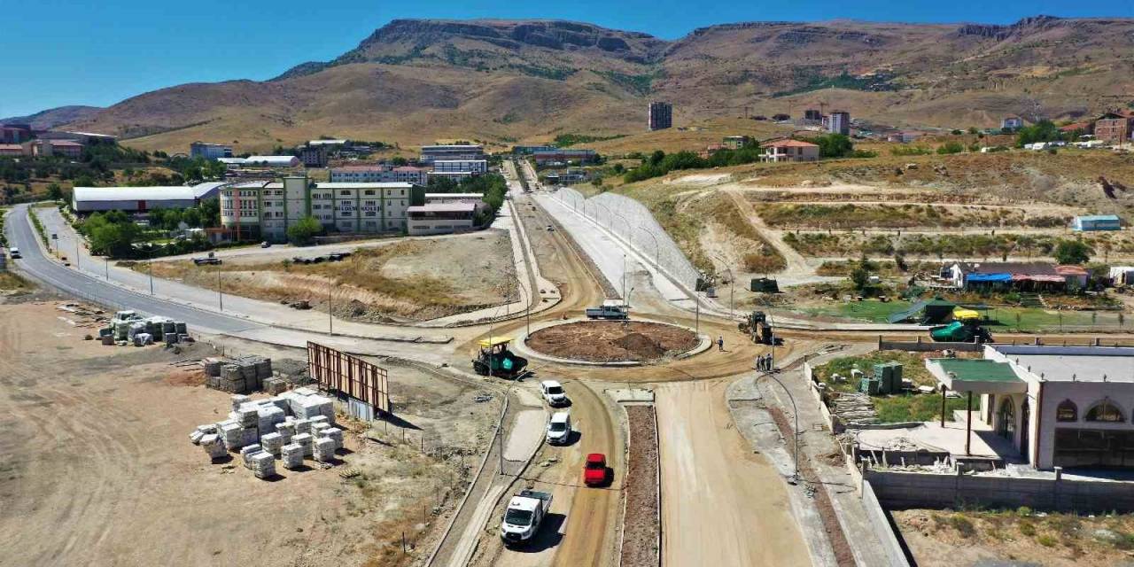 Güldal Akşit Bulvarında Çalışmalar Sürüyor