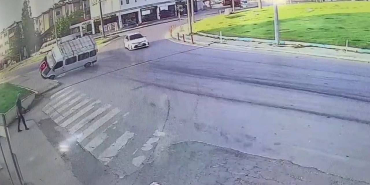 Tarım İşçilerini Taşıyan Minibüs Devrildi: 13 Yaralı