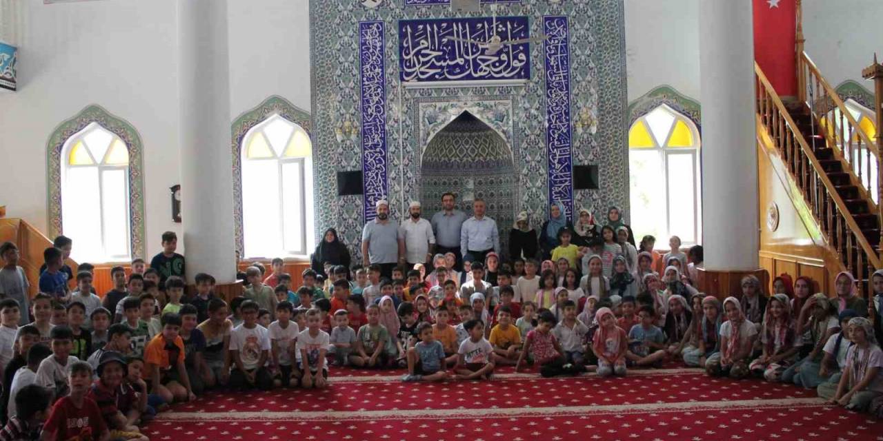 Aydın’da Yaz Kur’an Kursları Düzenlenen Tören İle Başladı
