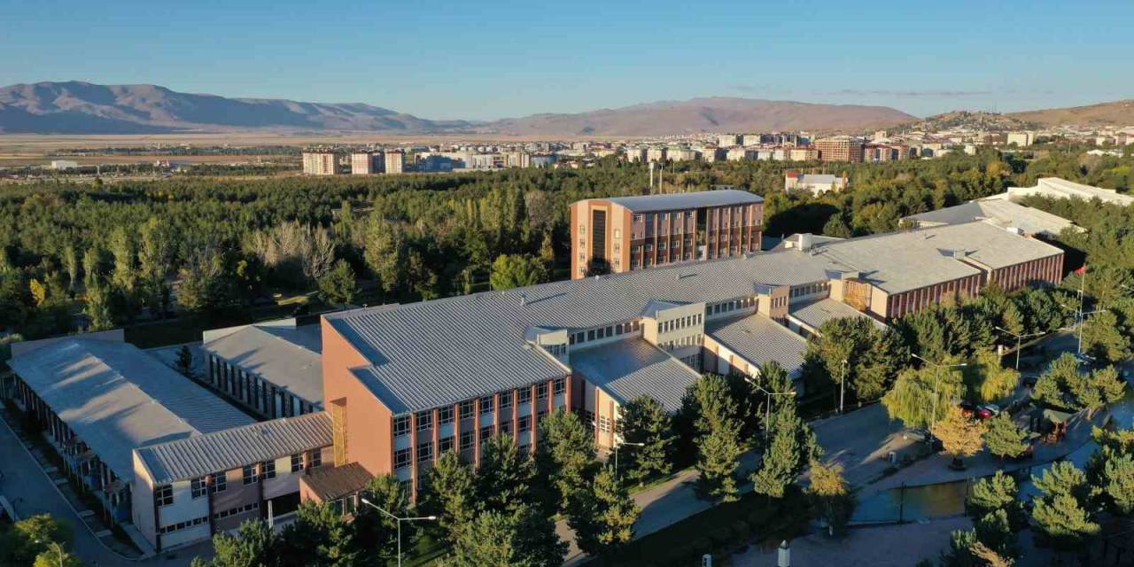 Mühendislik Fakültesinden 5 Program, Müdek Tarafından Akredite Edildi
