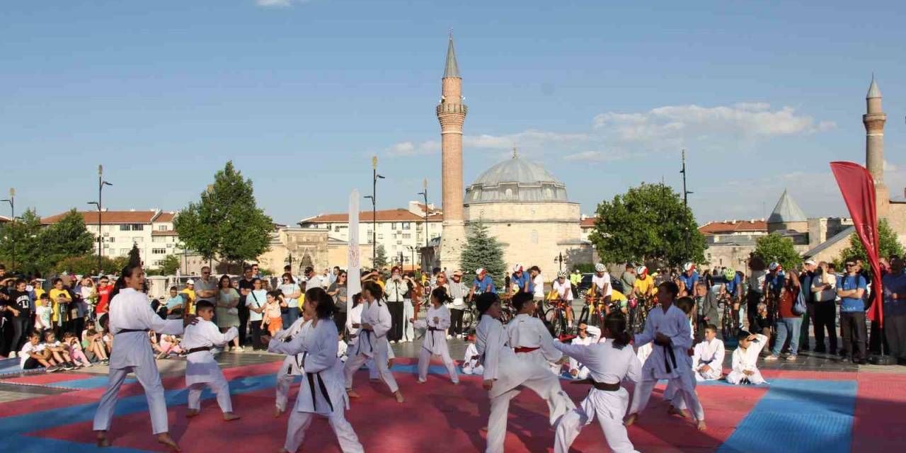 Sivas’ta Gsb Spor Okullarında Coşkulu Açılış