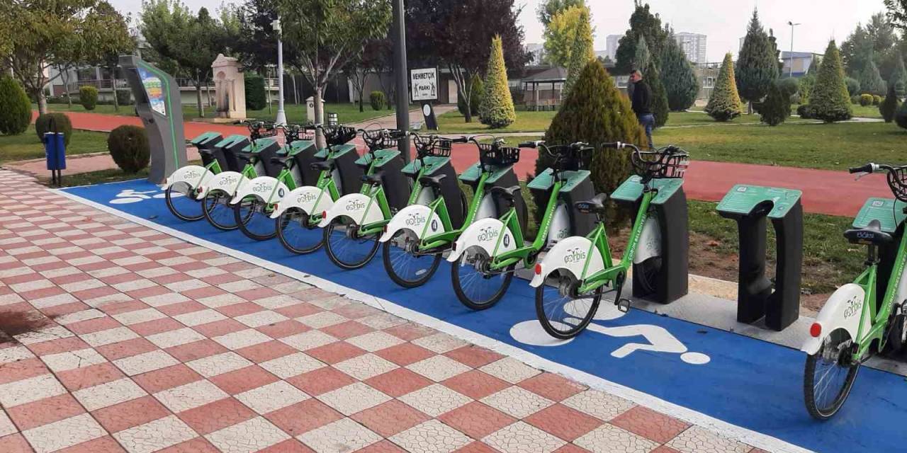 Çorumlu Gençler Bisiklet Kullanmayı Sevdi