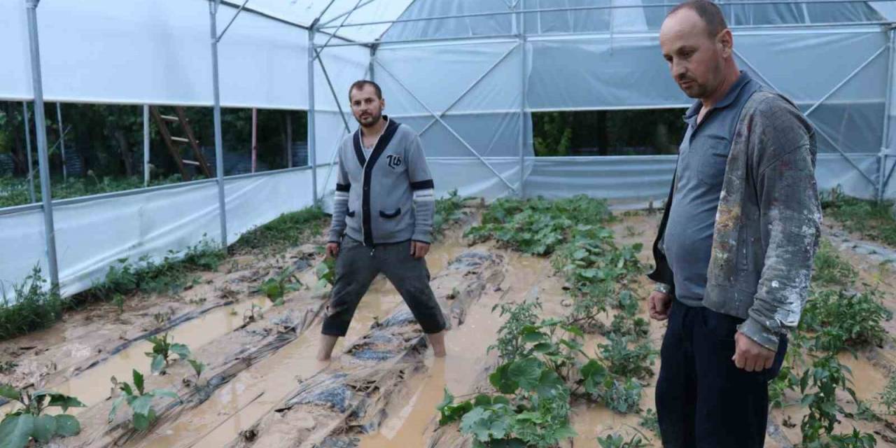 Oltu’da Sağanak Yağış Sele Dönüştü